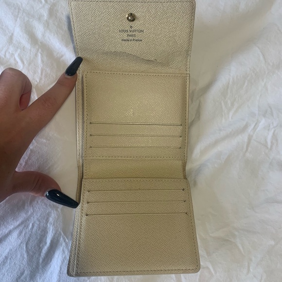 AUTHENTIC Louis Vuitton Damier Azur Elise Wallet - Picture 7 of 13